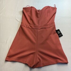 Express women’s Elegant Pink Romper size 2    Brand new - 0251